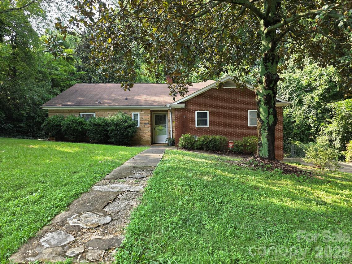 843 Stockton St., Statesville, NC 28677