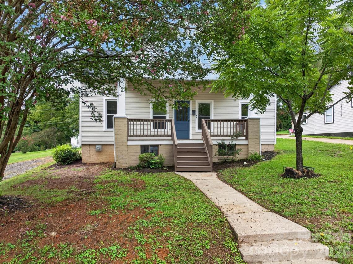 410 Spruce St., Lenoir, NC 28645