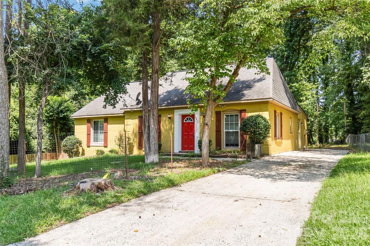 6317 Old Coach Rd., Charlotte, NC 28215