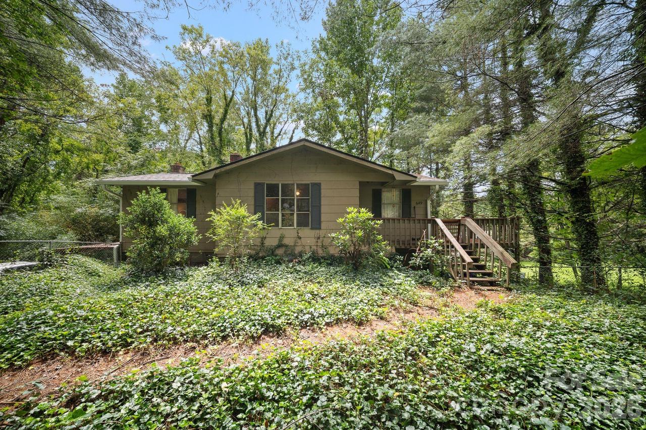 649 Monte Vista Rd., Candler, NC 28715