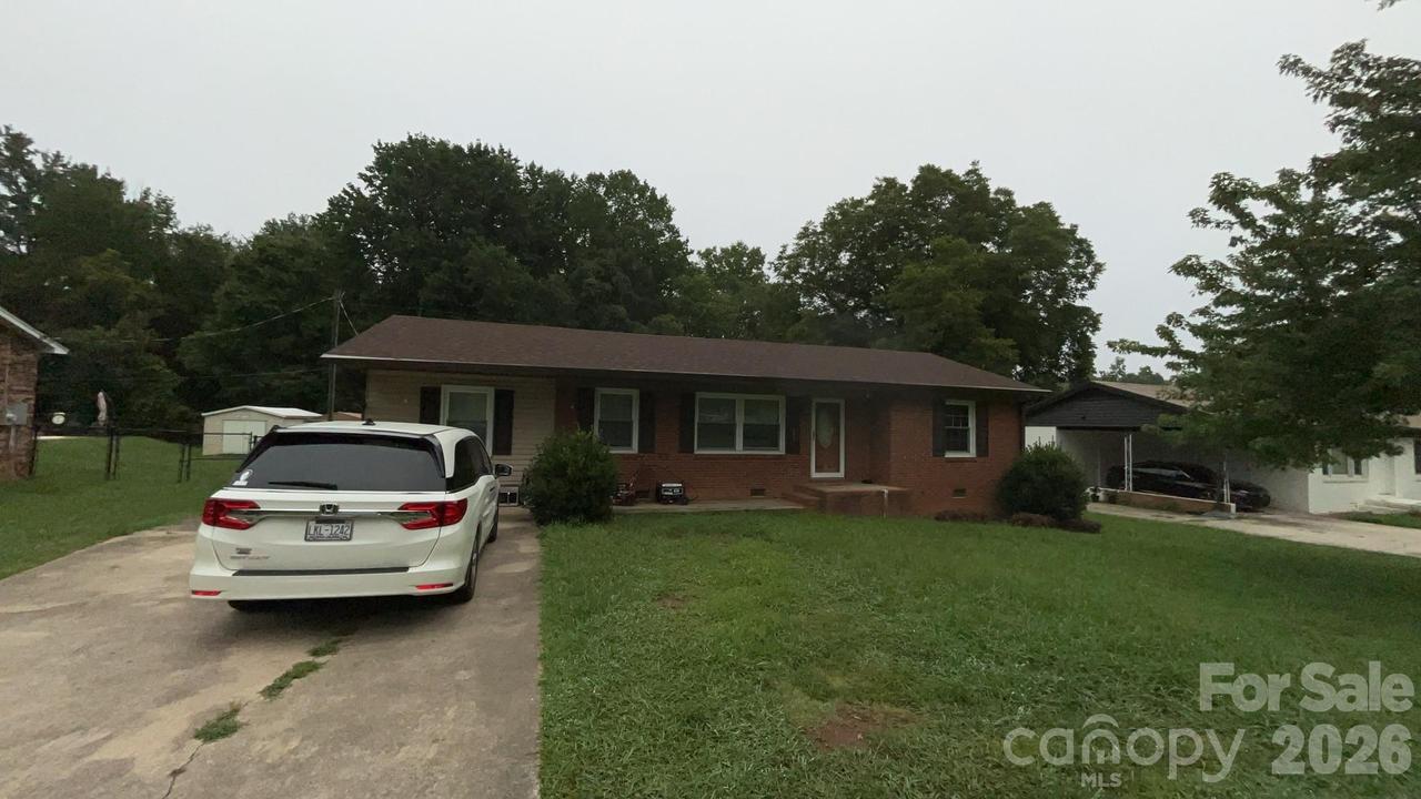 1429 Edgewood Rd., Bessemer City, NC 28016