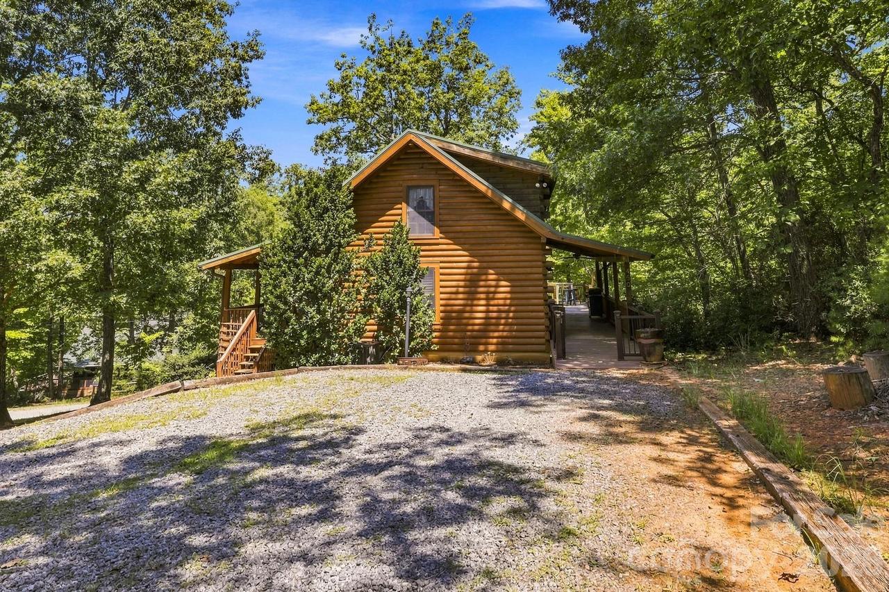 450 Starling Rd., Lake Lure, NC 28746
