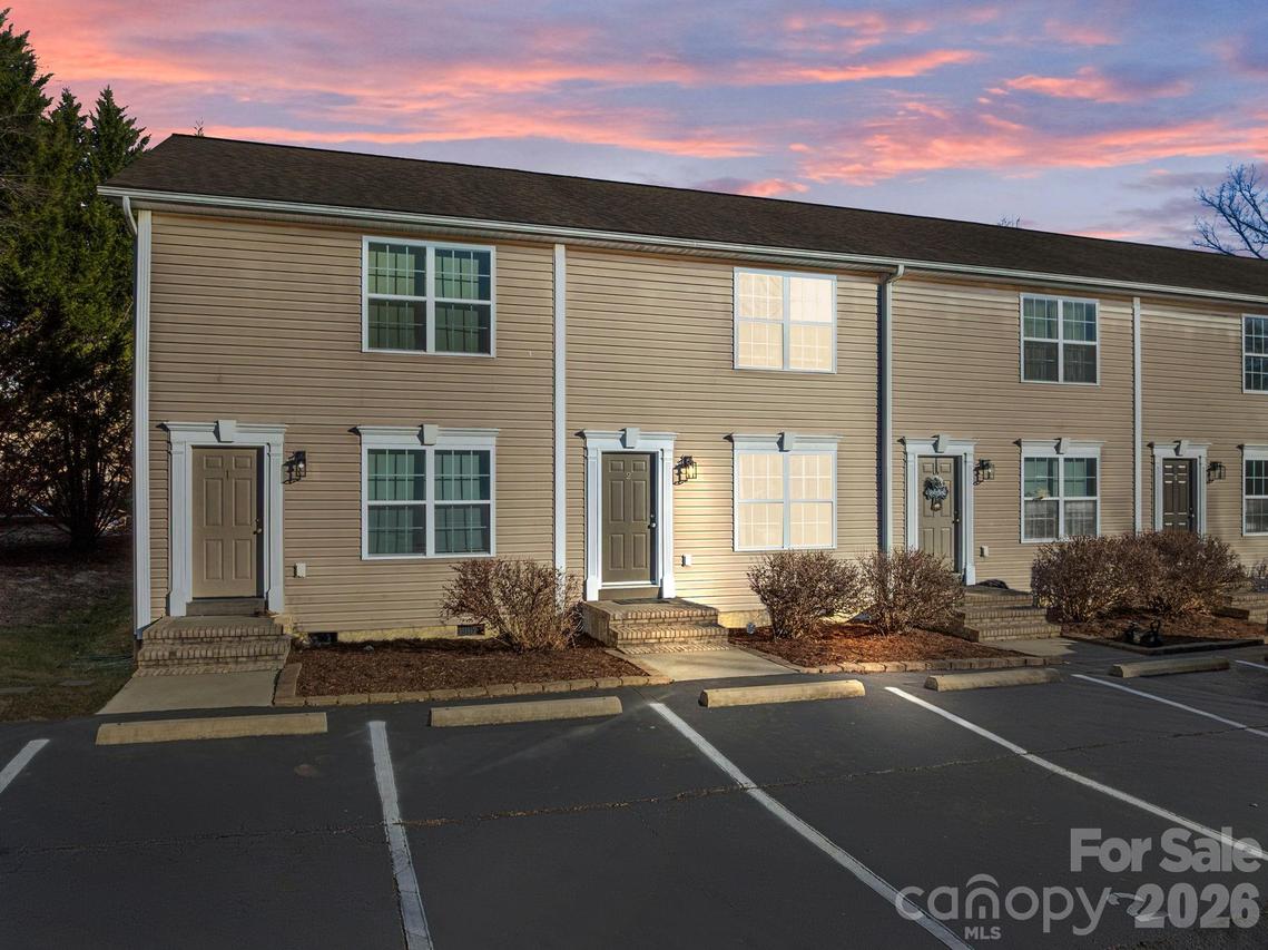 2 Meadow Glen Dr., Fletcher, NC 28732
