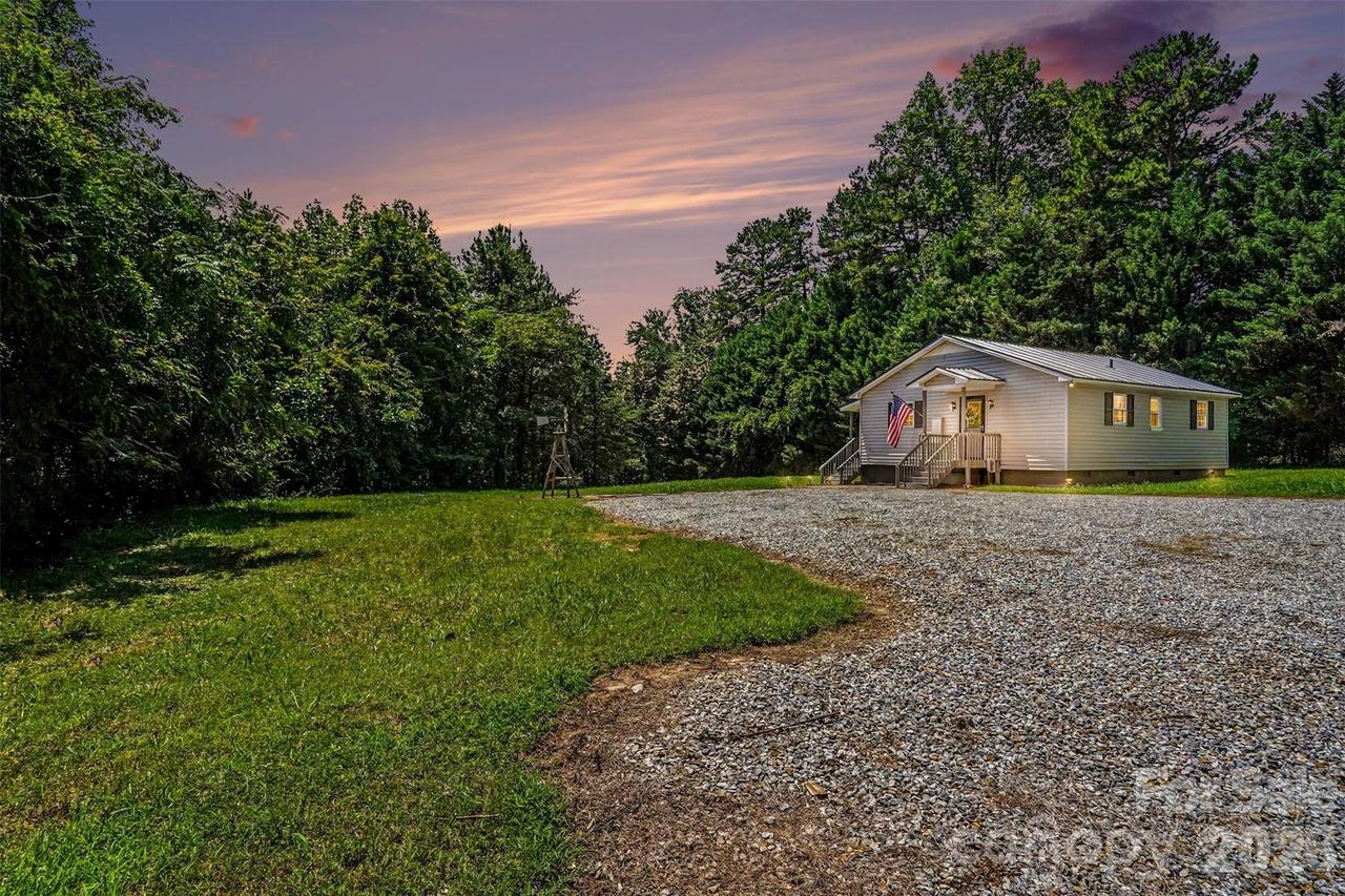 310 Main Ave., Hildebran, NC 28637