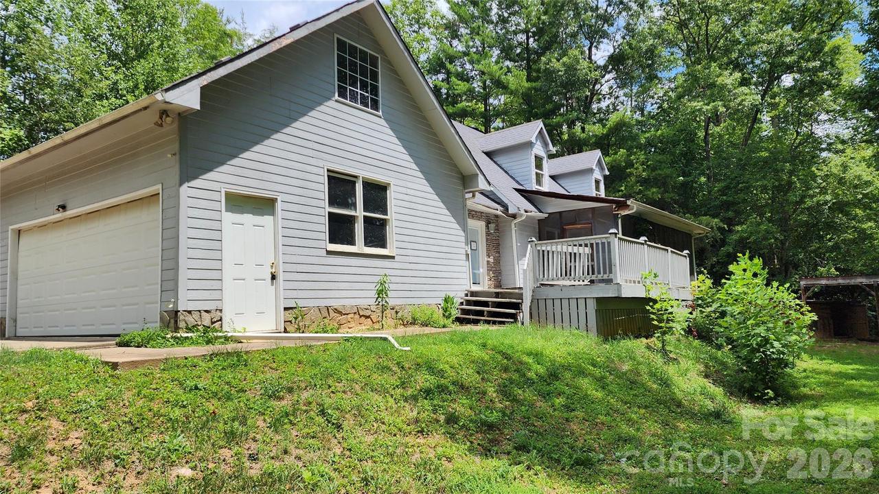 2020 Ada Williams Ln., Lenoir, NC 28645