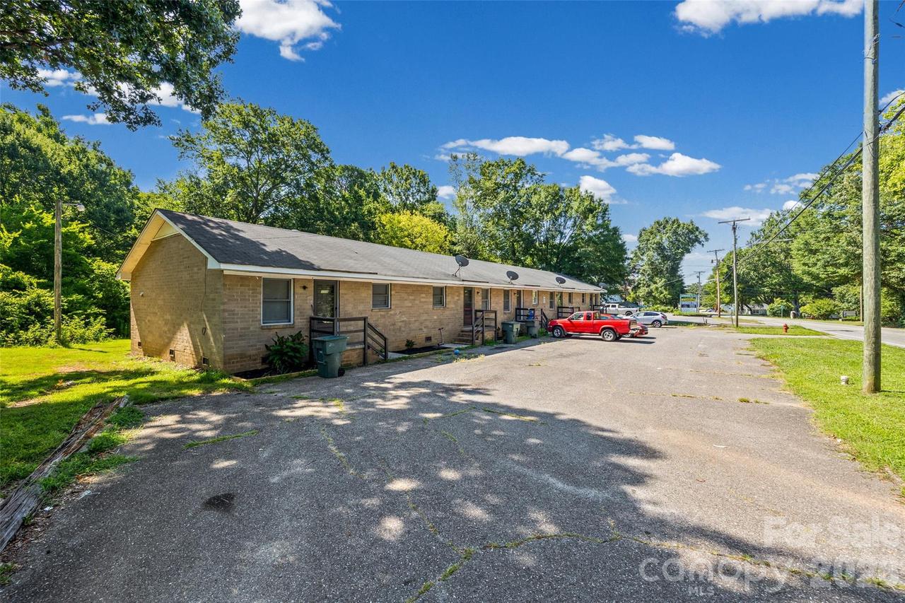 1308 Linwood Rd., Gastonia, NC 28052