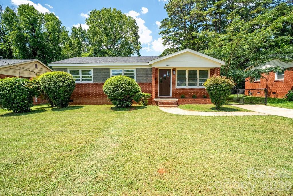 1351 Orvis St., Charlotte, NC 28216