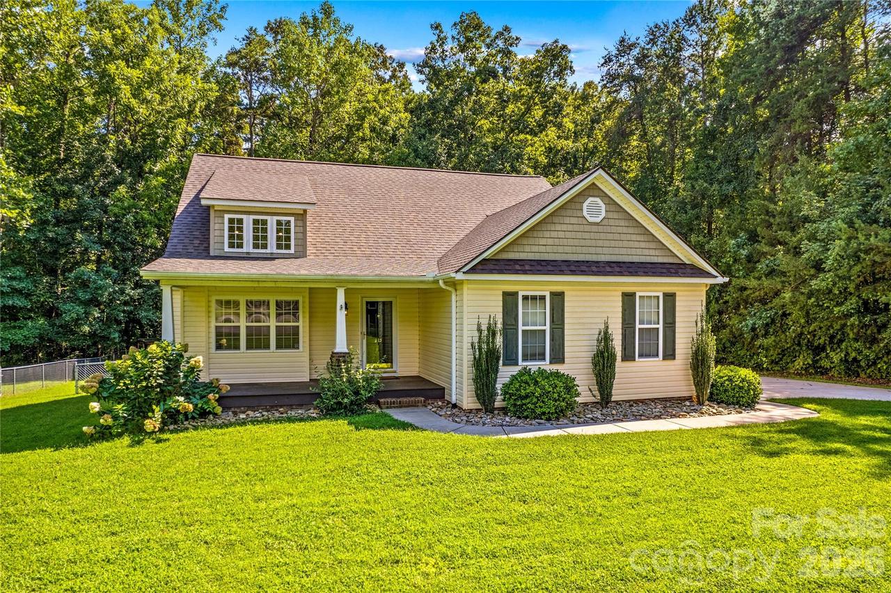 215 Meadow Lake Dr., Salisbury, NC 28146