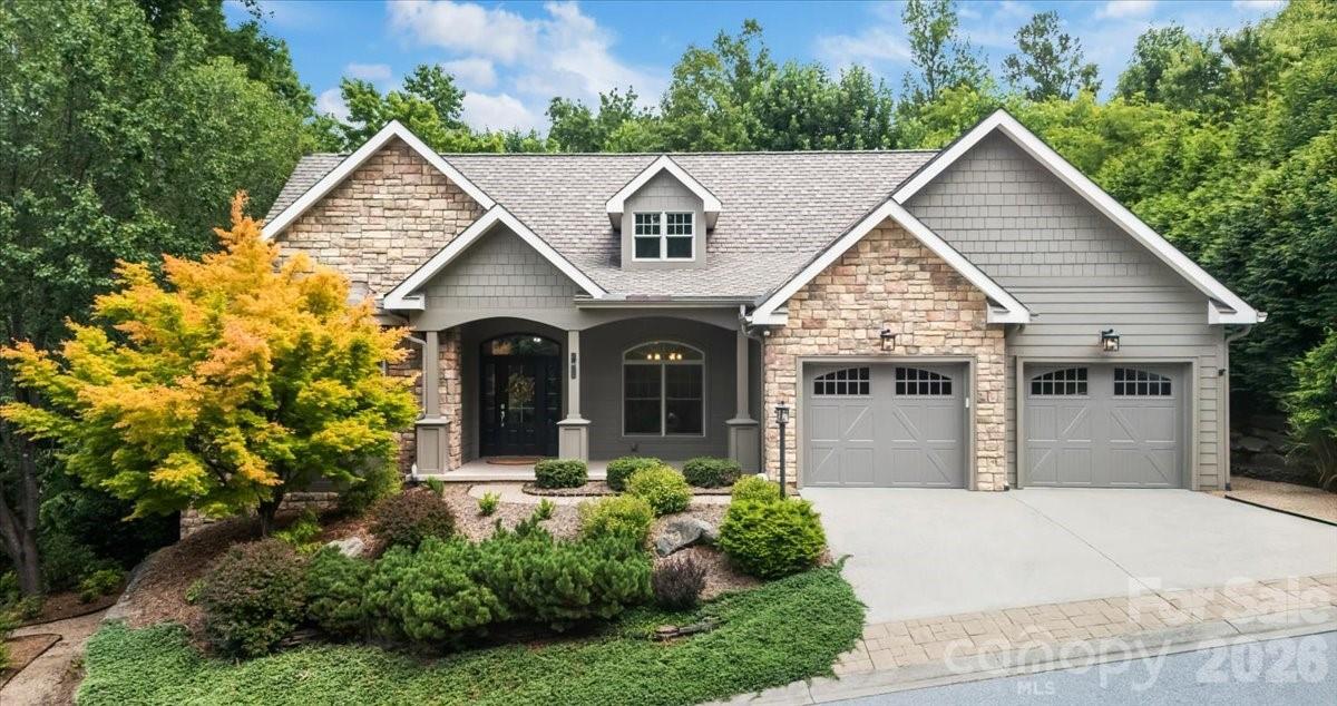 82 Wood Owl Ct., Hendersonville, NC 28791