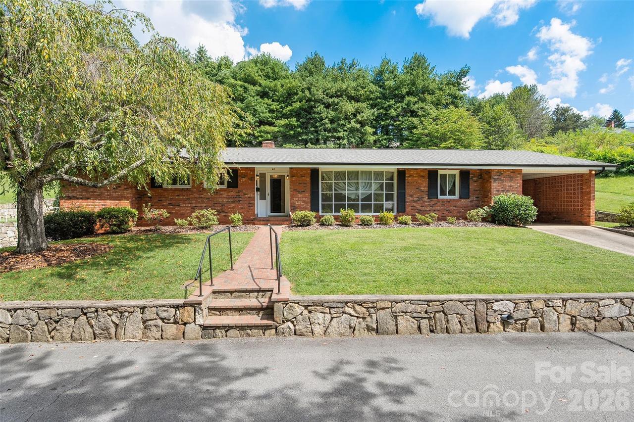 62 W Haywood Dr., Canton, NC 28716