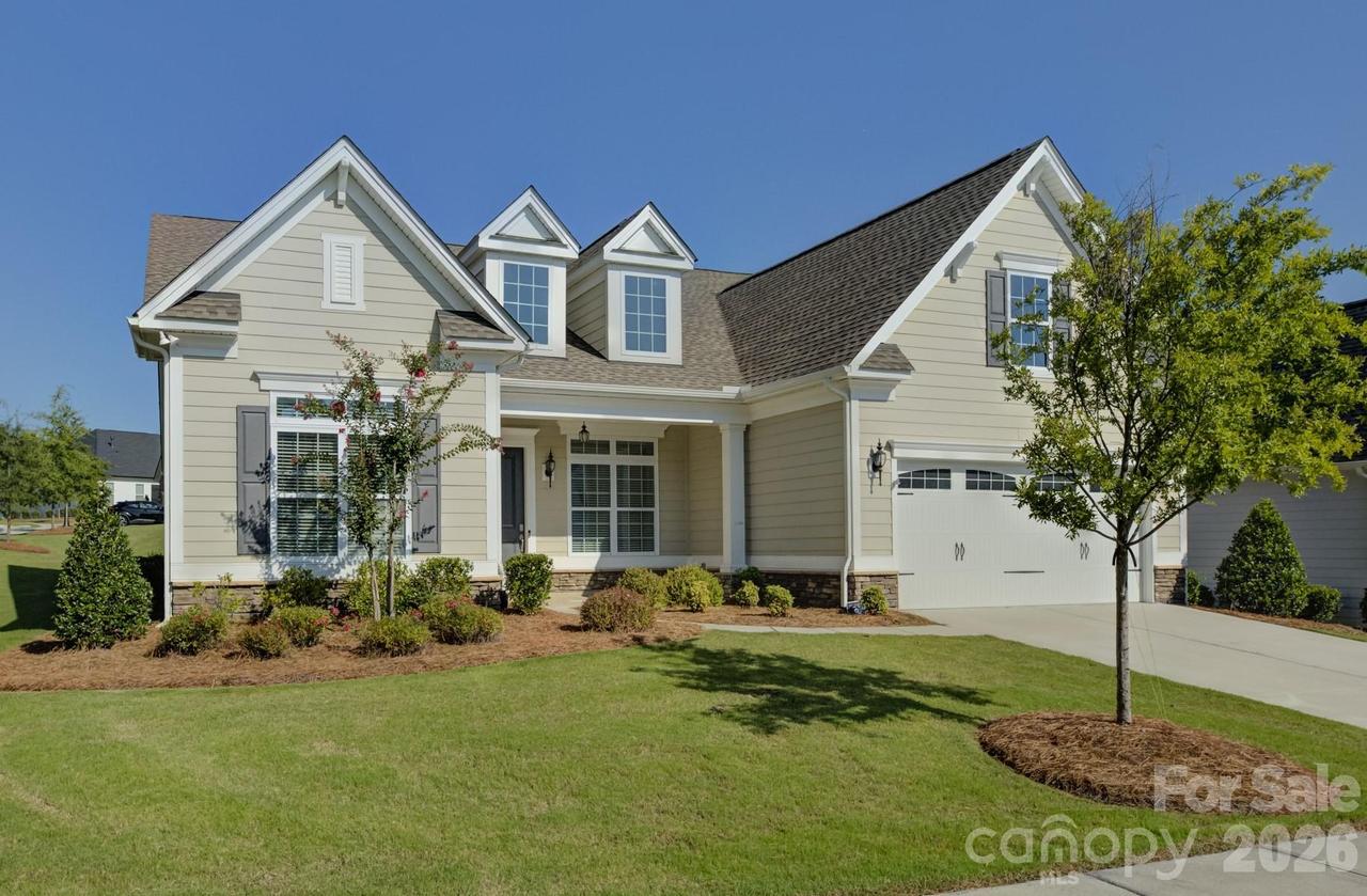 82105 Standing Oak Dr., Charlotte, NC 28278