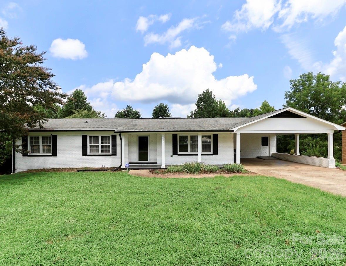 535 N Carolina Ave., Statesville, NC 28677