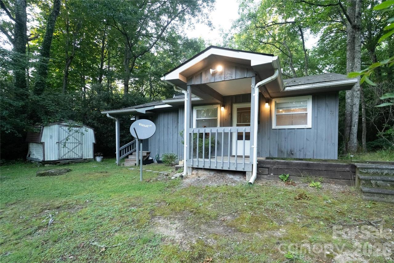 242 Whitewater Rd., Sapphire, NC 28774