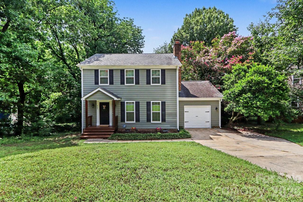 2132 Killarney Pl., Charlotte, NC 28262