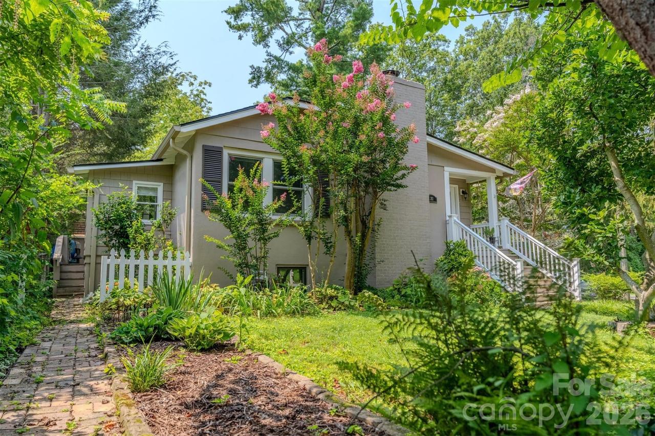 261 Forest Hill Dr., Asheville, NC 28803