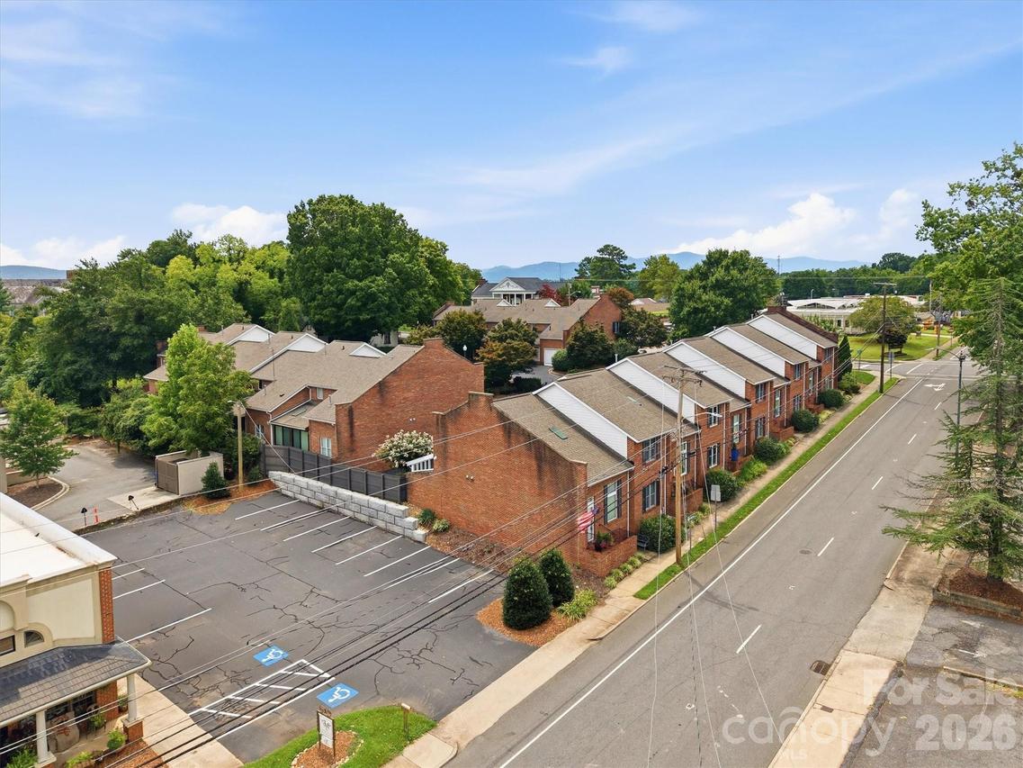 115 W Meeting St., Morganton, NC 28655