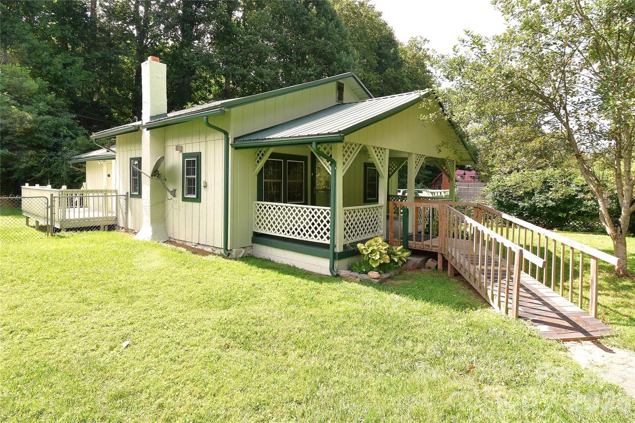 2124 Pisgah Hwy., Candler, NC 28715