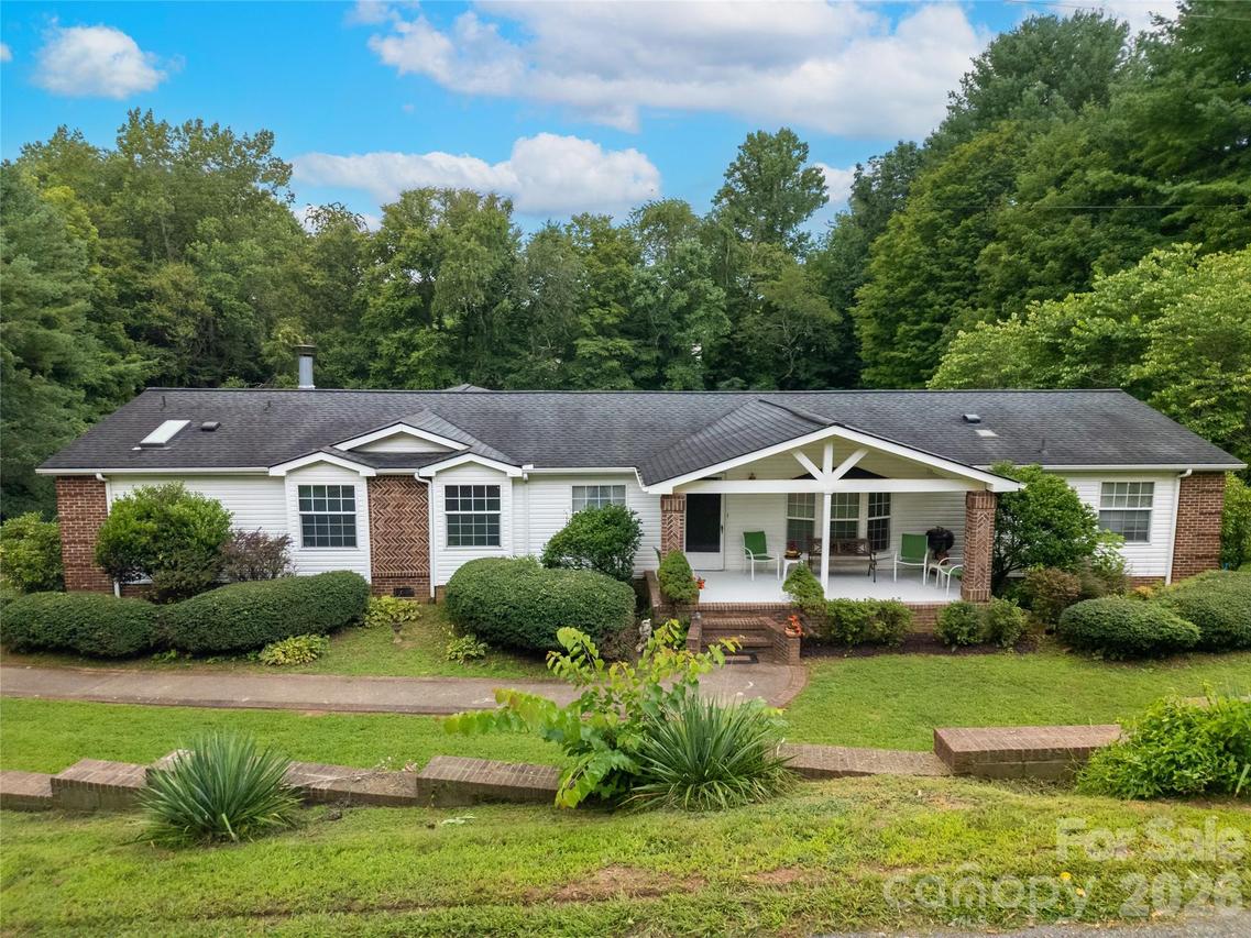 15 Windy Canyon Rd., Candler, NC 28715