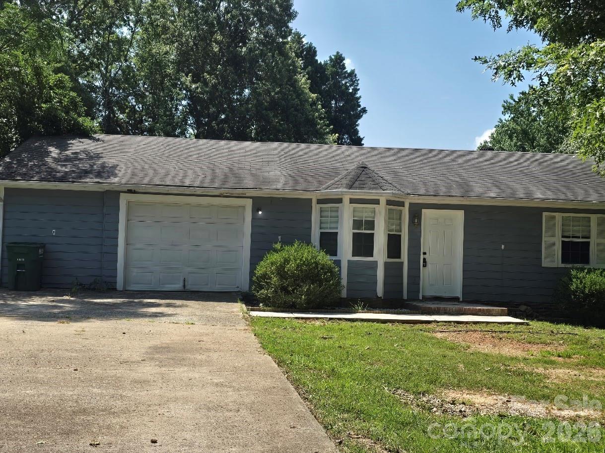 2601 Briar Trail Ct., Matthews, NC 28104