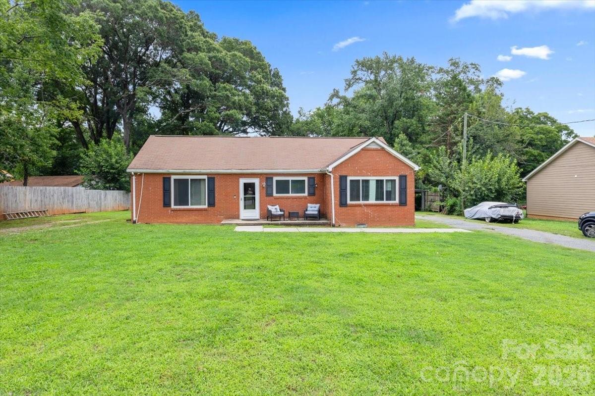 409 Toddville Rd., Charlotte, NC 28214