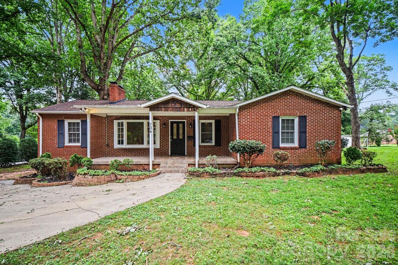 704 1st Avenue Pl., Conover, NC 28613