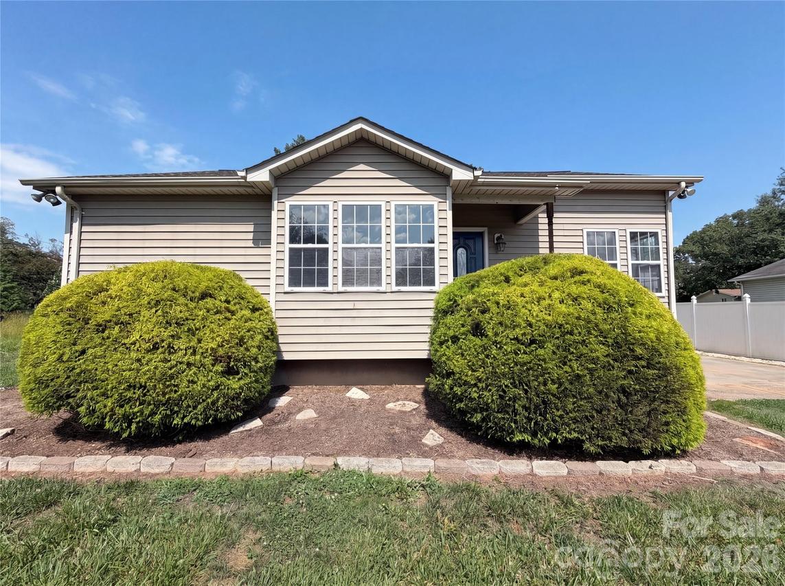 121 Driftwood Dr., Mooresville, NC 28117