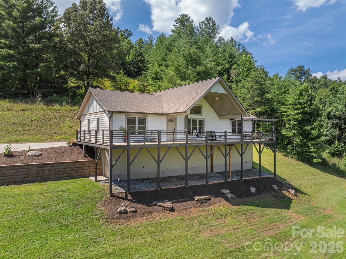 68 Clear View Dr., Mars Hill, NC 28754