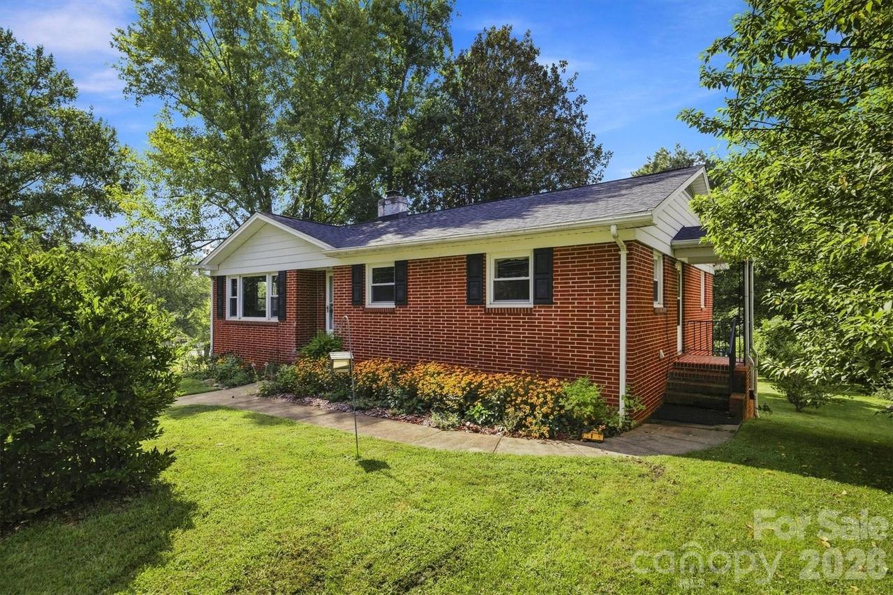 103 Park St., Morganton, NC 28655