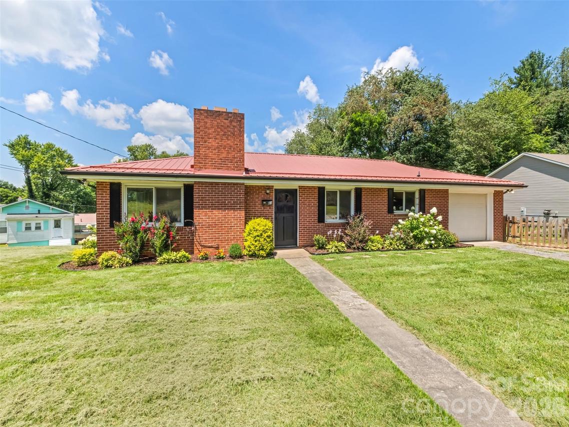 23 Elm St., Canton, NC 28716