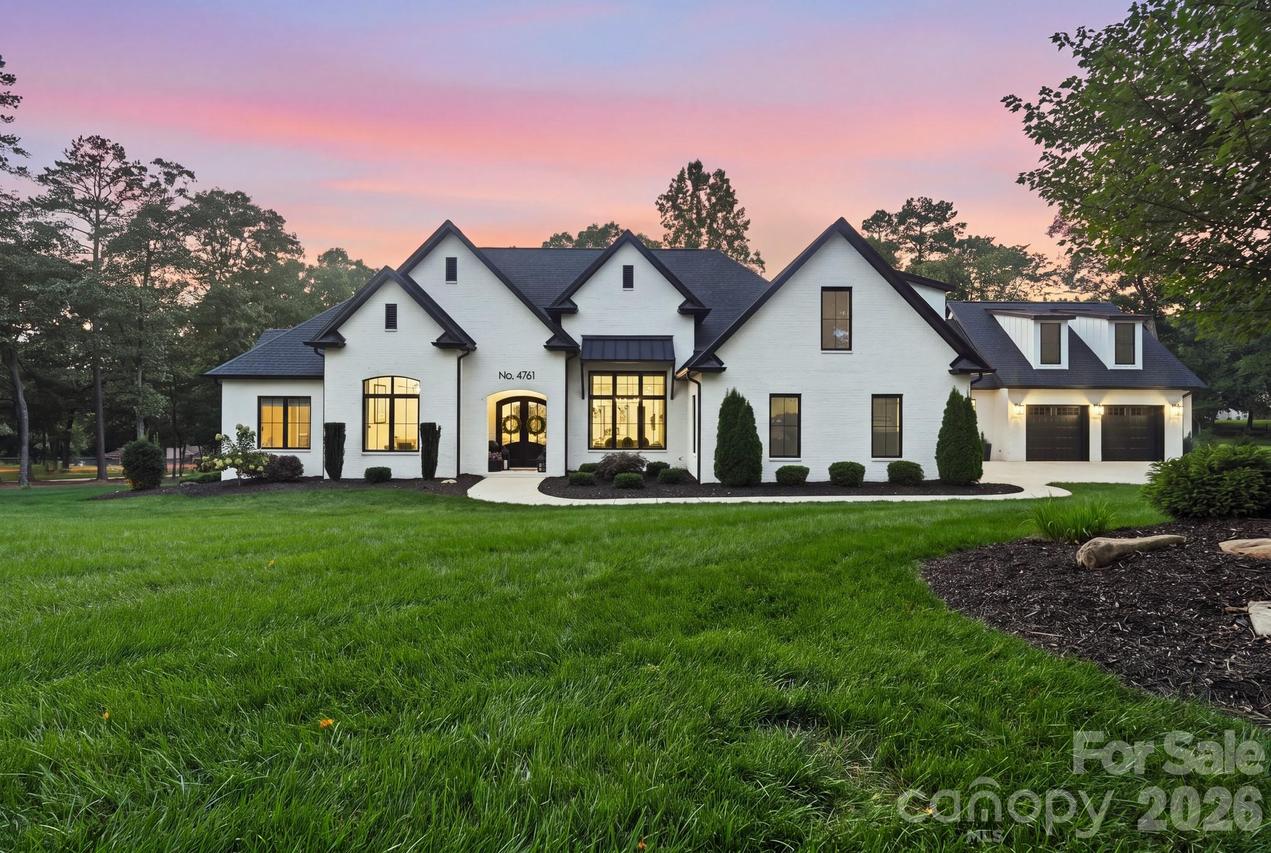 4761 Glen Hollow Ln., Hickory, NC 28601
