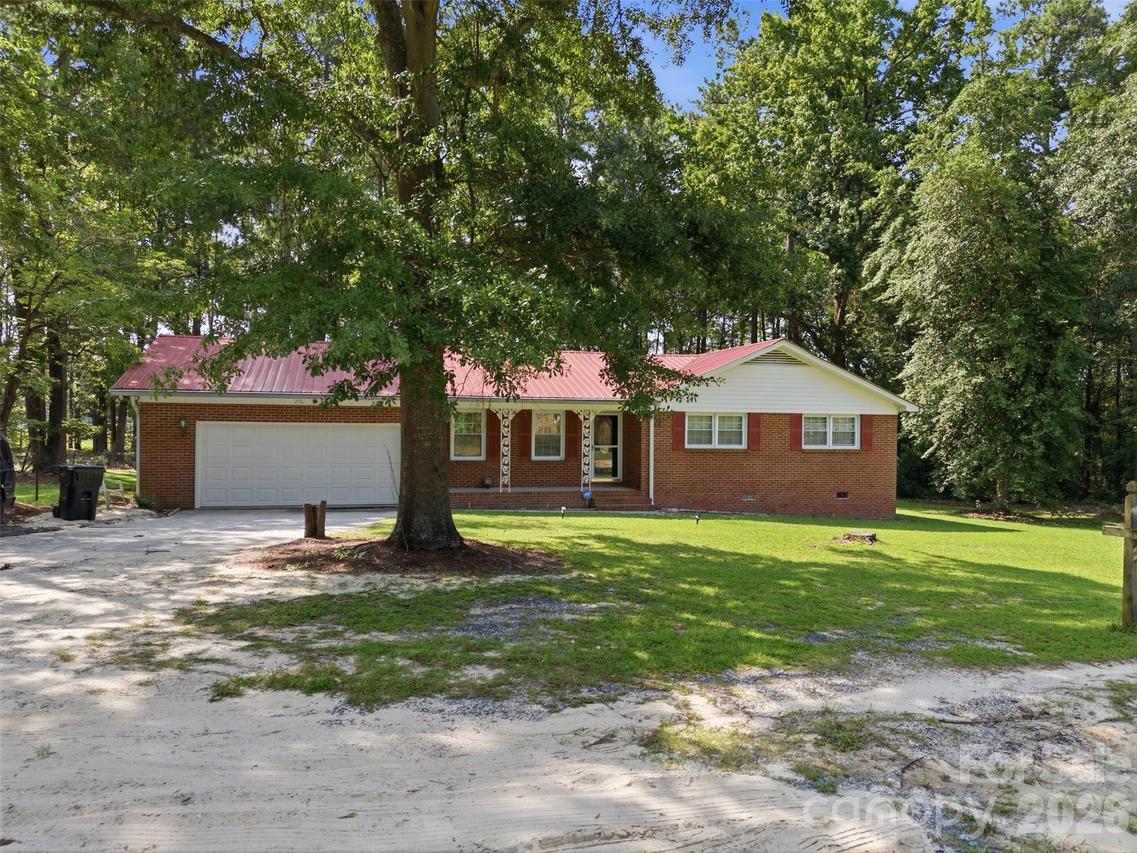 276 Dixie Tr., Hamlet, NC 28345