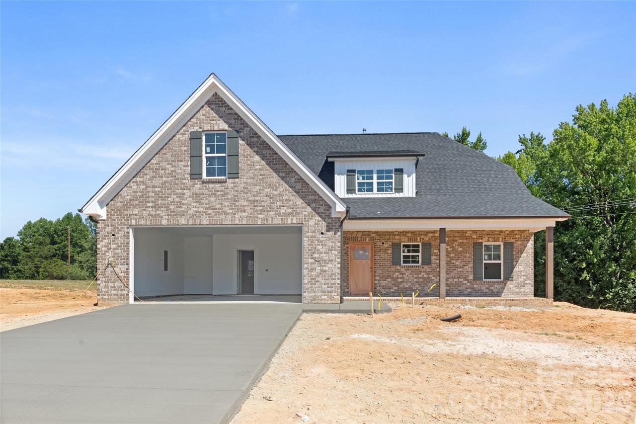 165 Canton Dr., Lexington, NC 27295