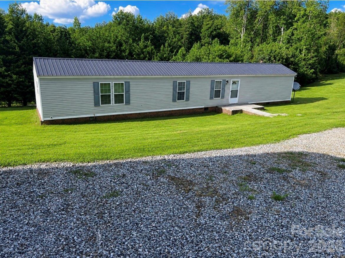 81 Frye Heights Ln., Taylorsville, NC 28681