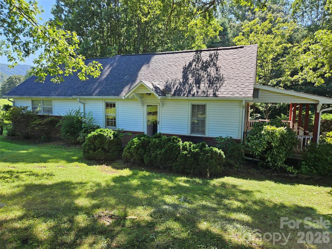 5086 Burkemont Rd., Morganton, NC 28655