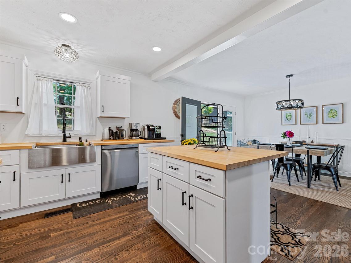 7 Southwicke Dr., Arden, NC 28704