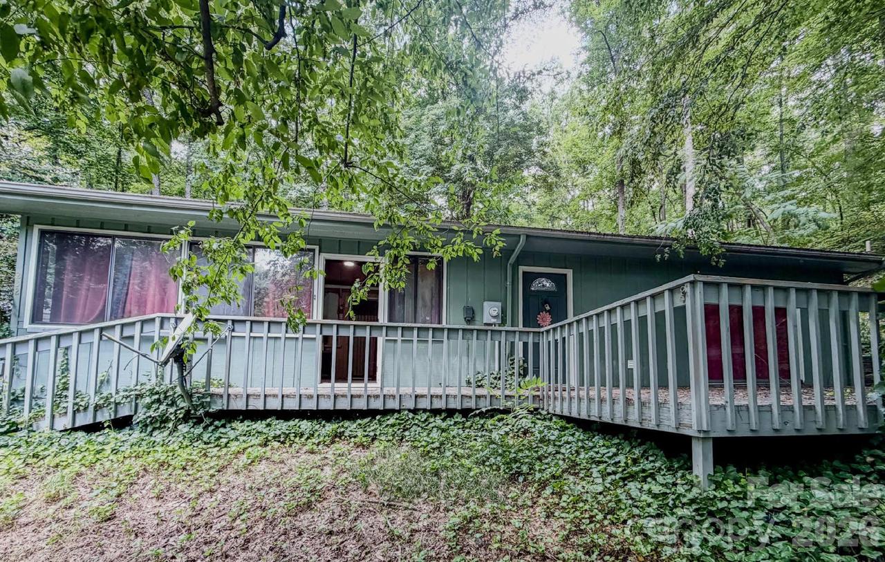 232 Island Creek Rd., Lake Lure, NC 28746