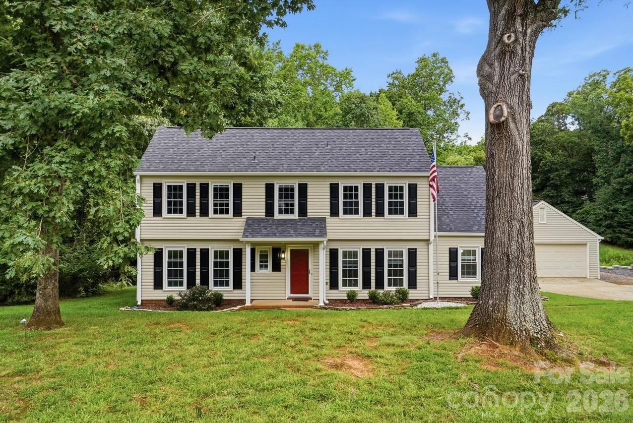 10211 Meadow Hollow Dr., Charlotte, NC 28227