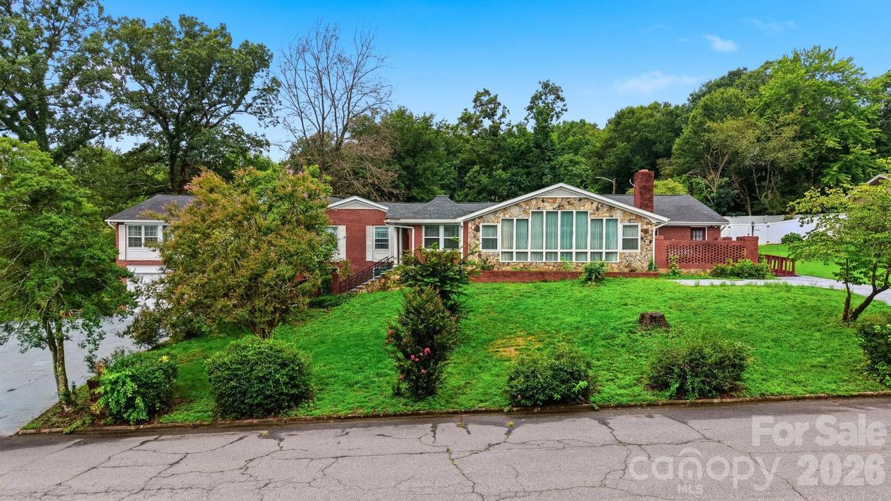 103 Castlegate Dr., Morganton, NC 28655
