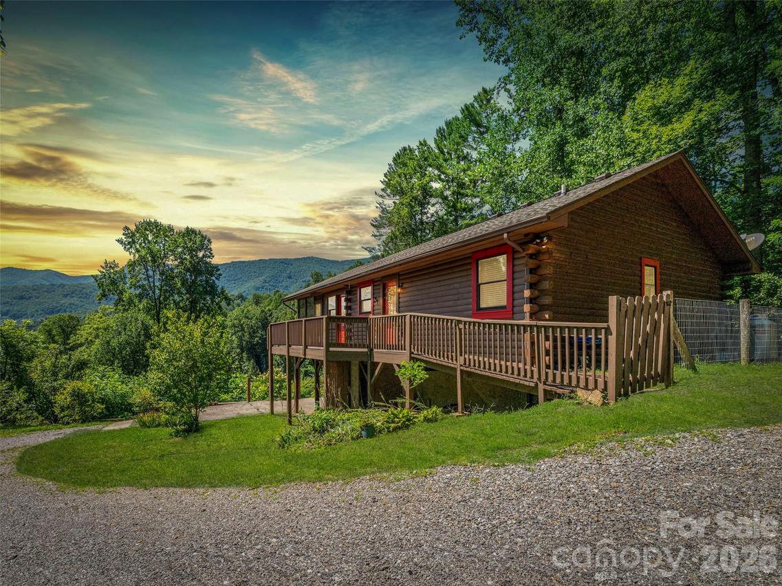 3543 Dark Ridge Rd., Sylva, NC 28779