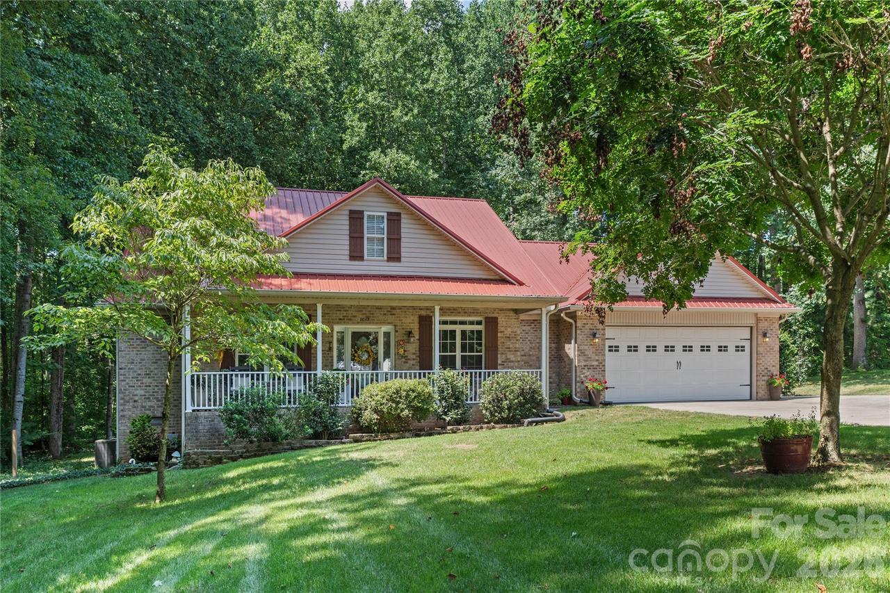 2017 Cameron Heights Cir., Denver, NC 28037
