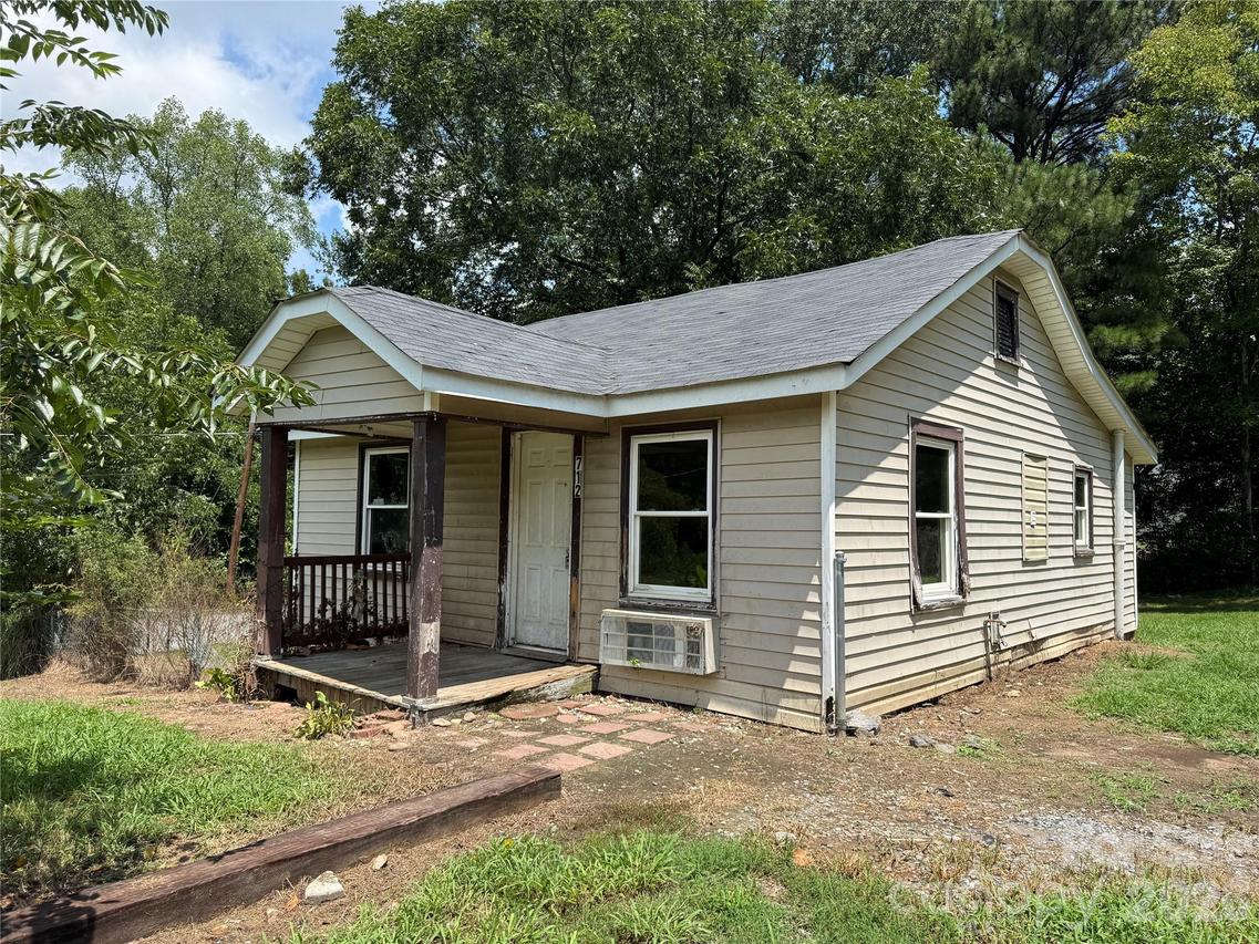 712 N Myrtle St., Gastonia, NC 28052