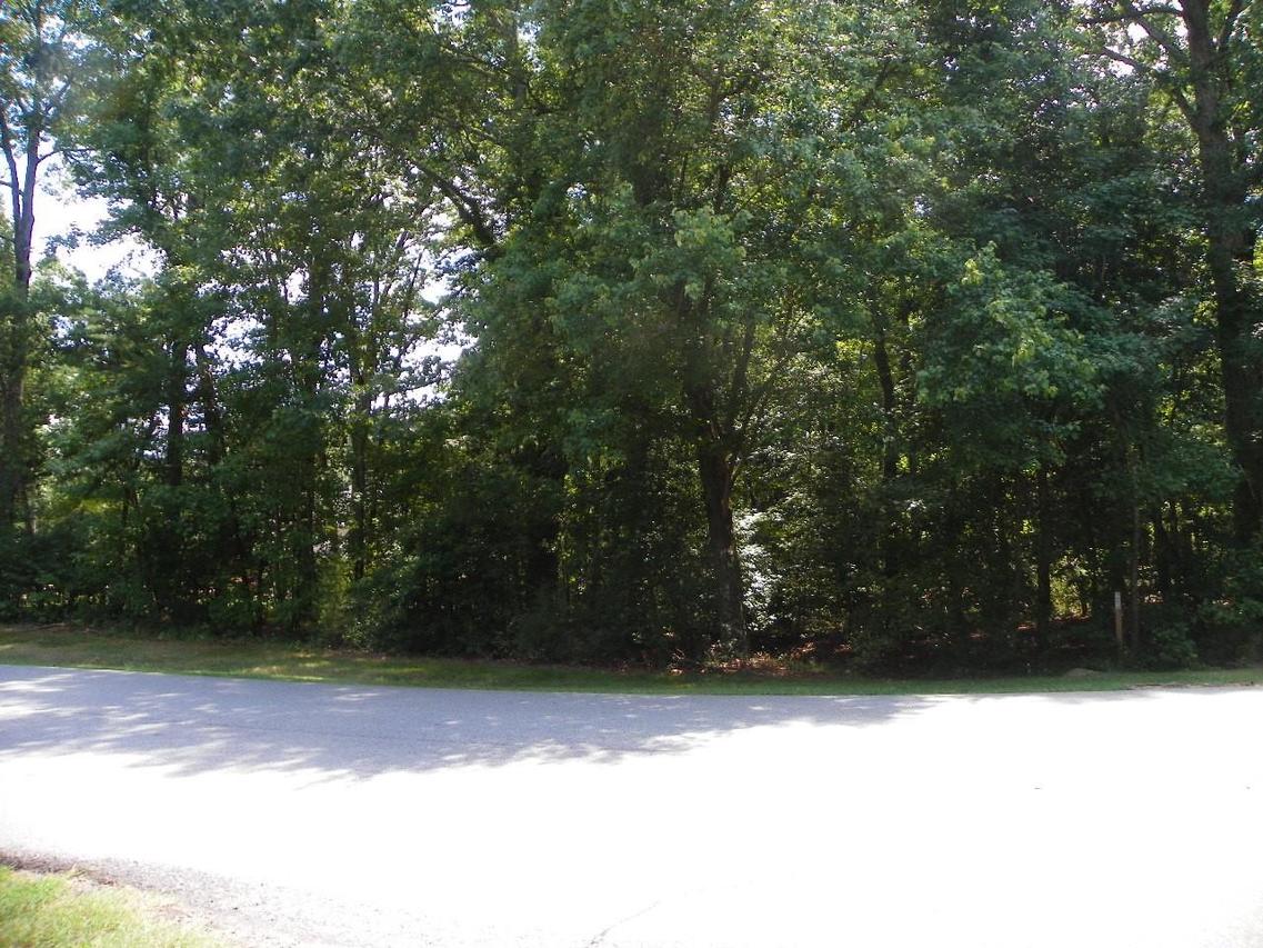 197 Pearl Bay Dr., New London, NC 28127