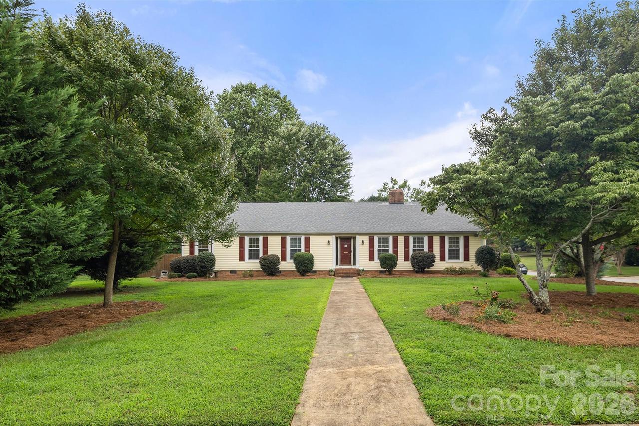 3701 Princeton Dr., Gastonia, NC 28056