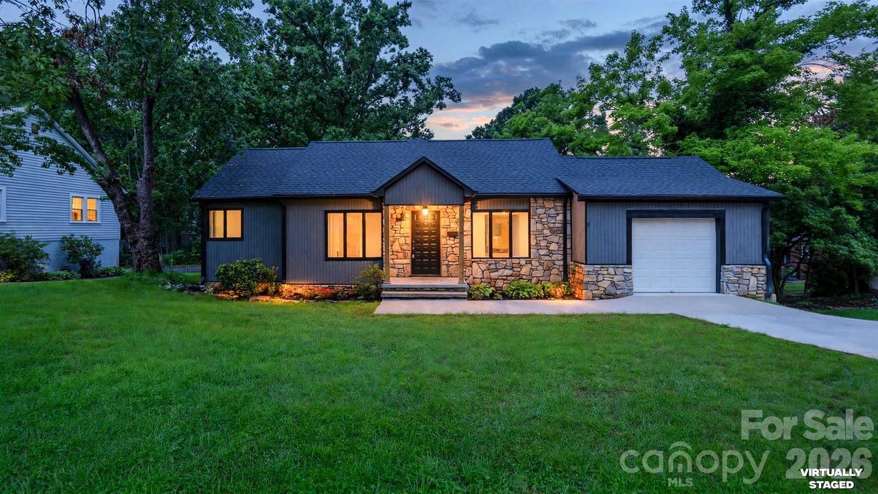 102 Falls St., Morganton, NC 28655
