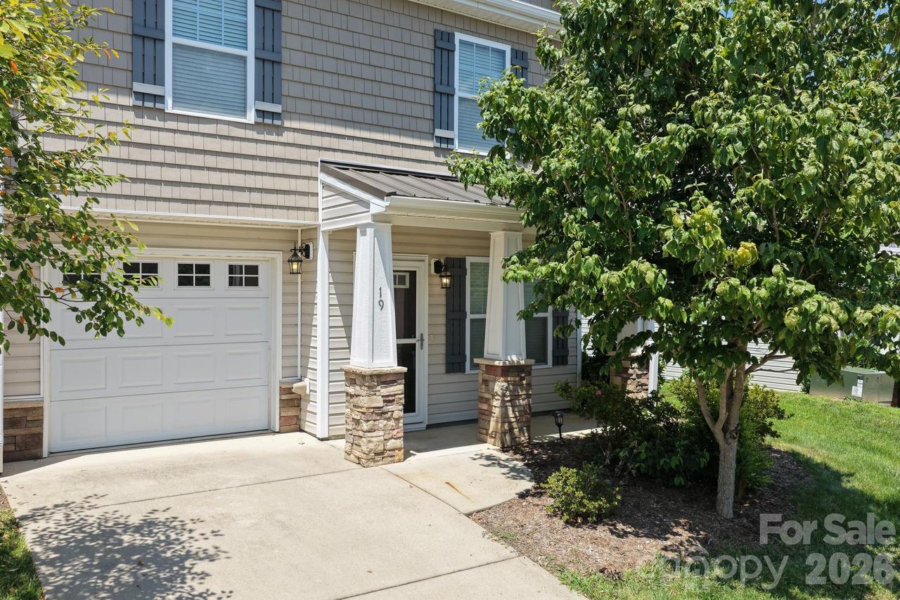 19 Barnett Shoals Dr., Weaverville, NC 28787
