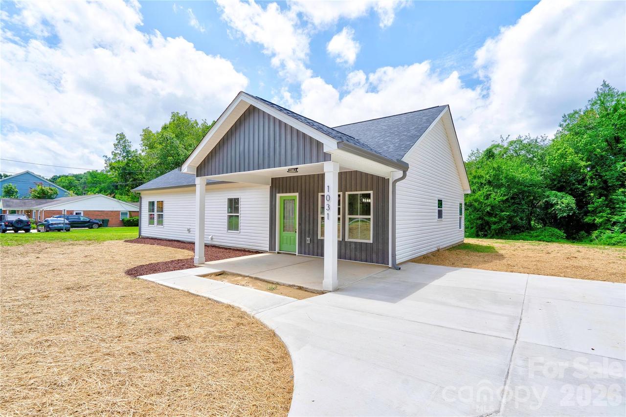 1031 Laurel Ln., Gastonia, NC 28054