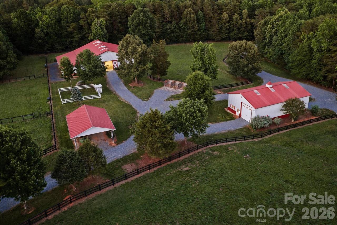 172 & 186 Tuckertown Rd., New London, NC 28127