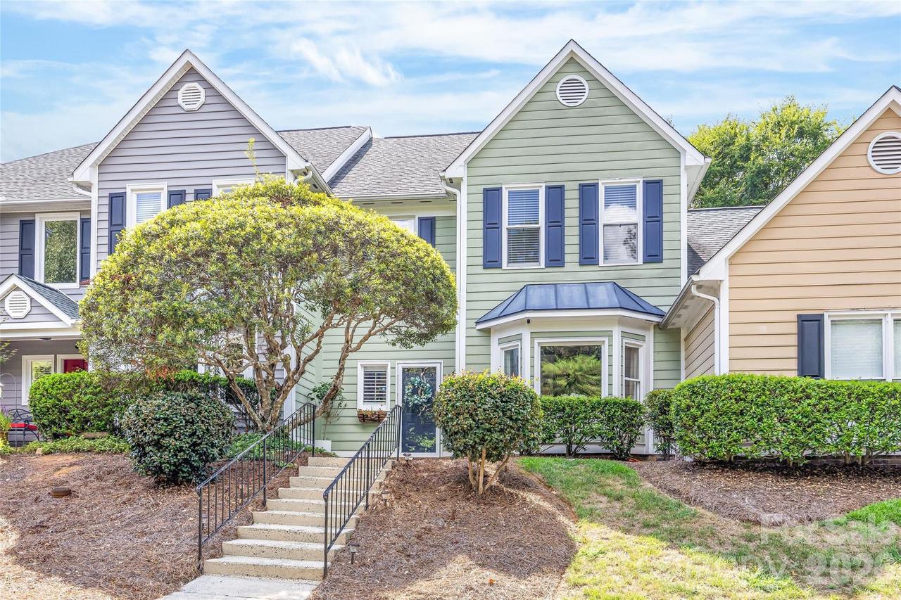 5933 Fitzwilliams Ln., Charlotte, NC 28270