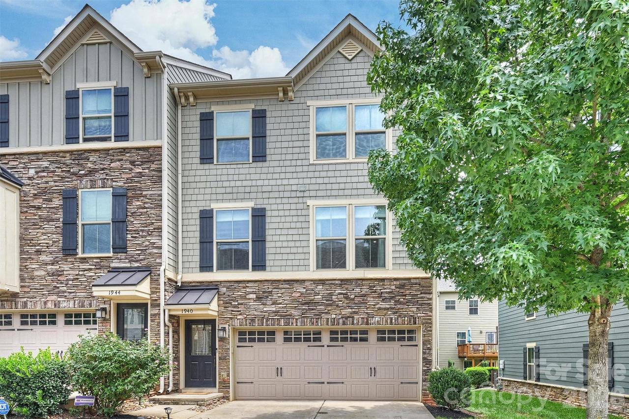 1940 Catkin Ln., Charlotte, NC 28205