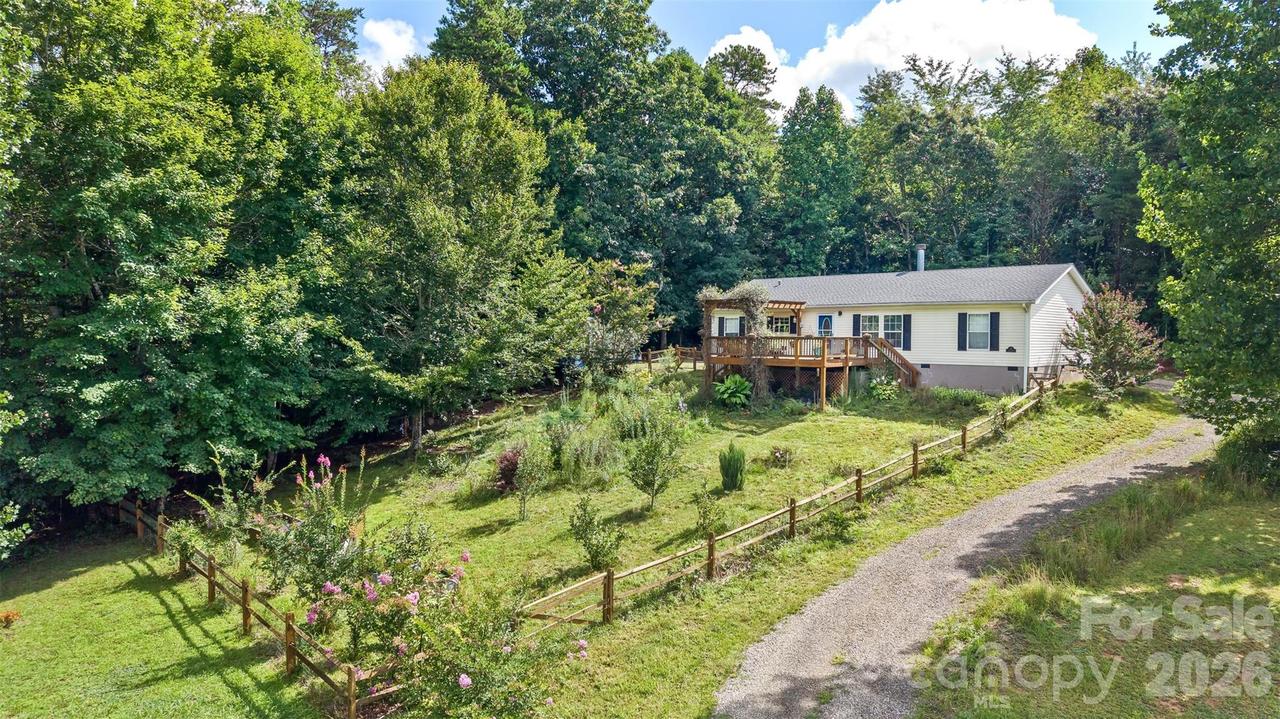 25 Asa Ct., Black Mountain, NC 28711